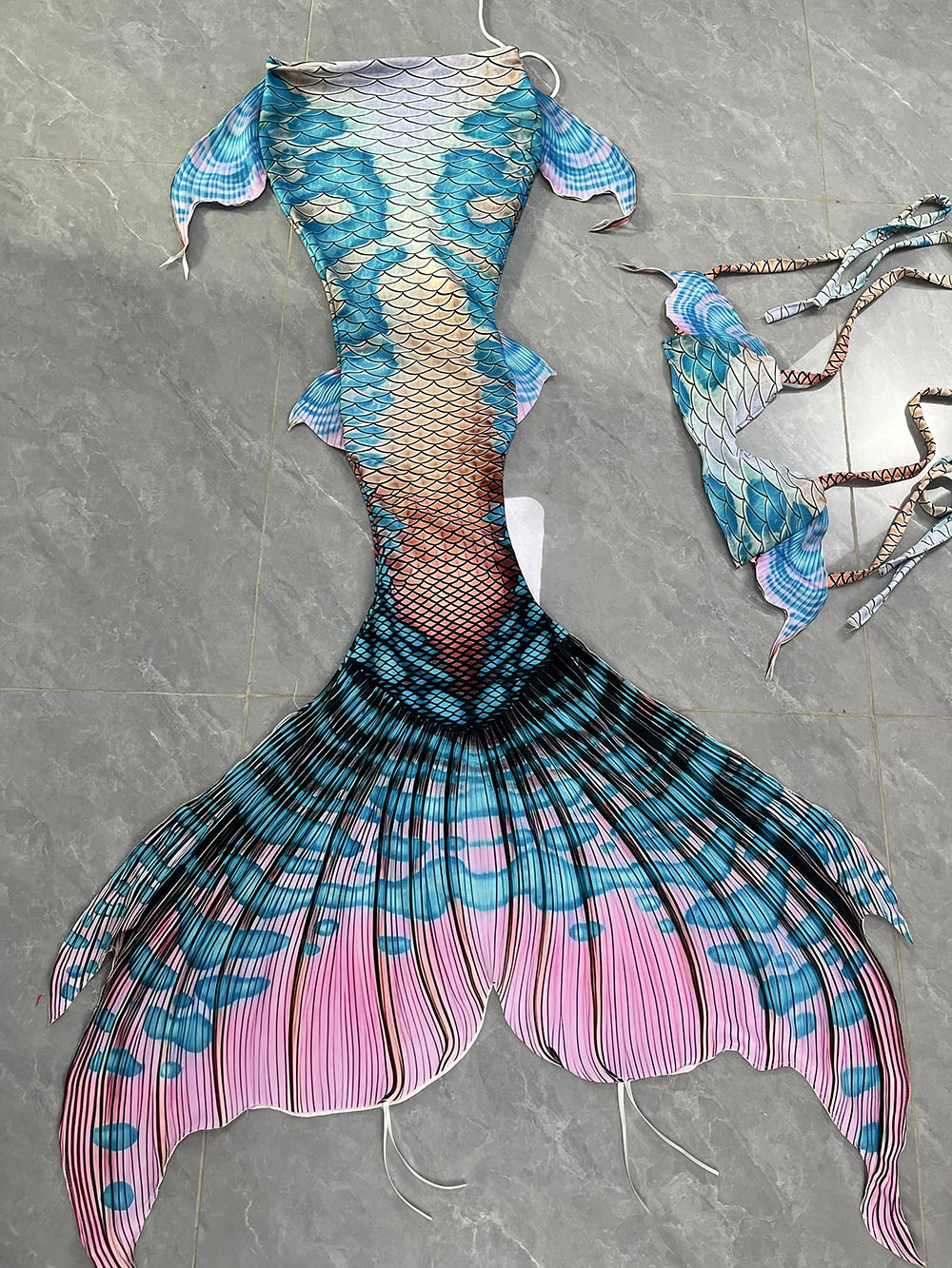 Costume da spettacolo a sirena - Aquarium & Marine Museum Universiti Malaysia Sabah Kota Kinabalu Sabah Photos recensione e prezzo